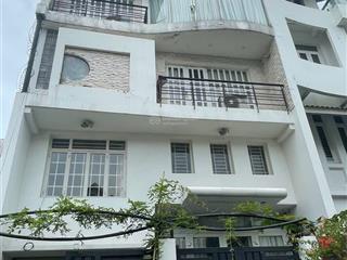 Nhà mặt tiền đường rộng 20m. ngang 7m x 18m. 4 tầng kiên cố. khu bên sông gần tttm gigamall. 23 tỷ