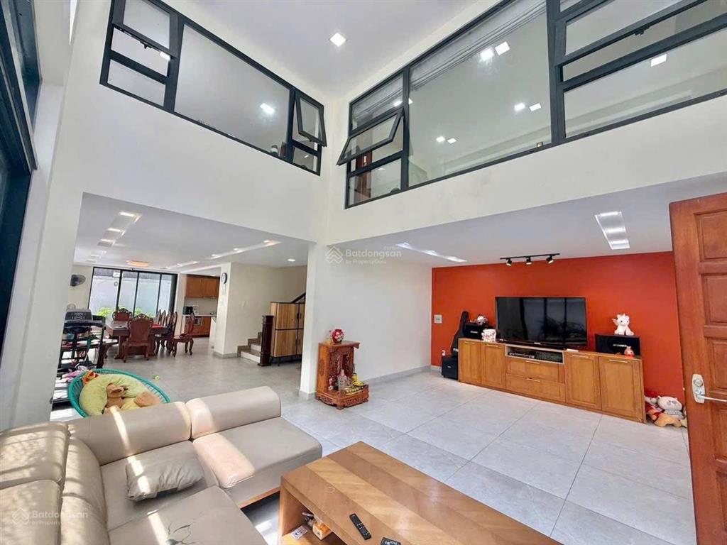 Giảm 2tỷ  biệt thự 4 tầng dt 198m2(9x22m). khu bên sông, gần gigamall phạm văn đồng. giá 21,5tỷ