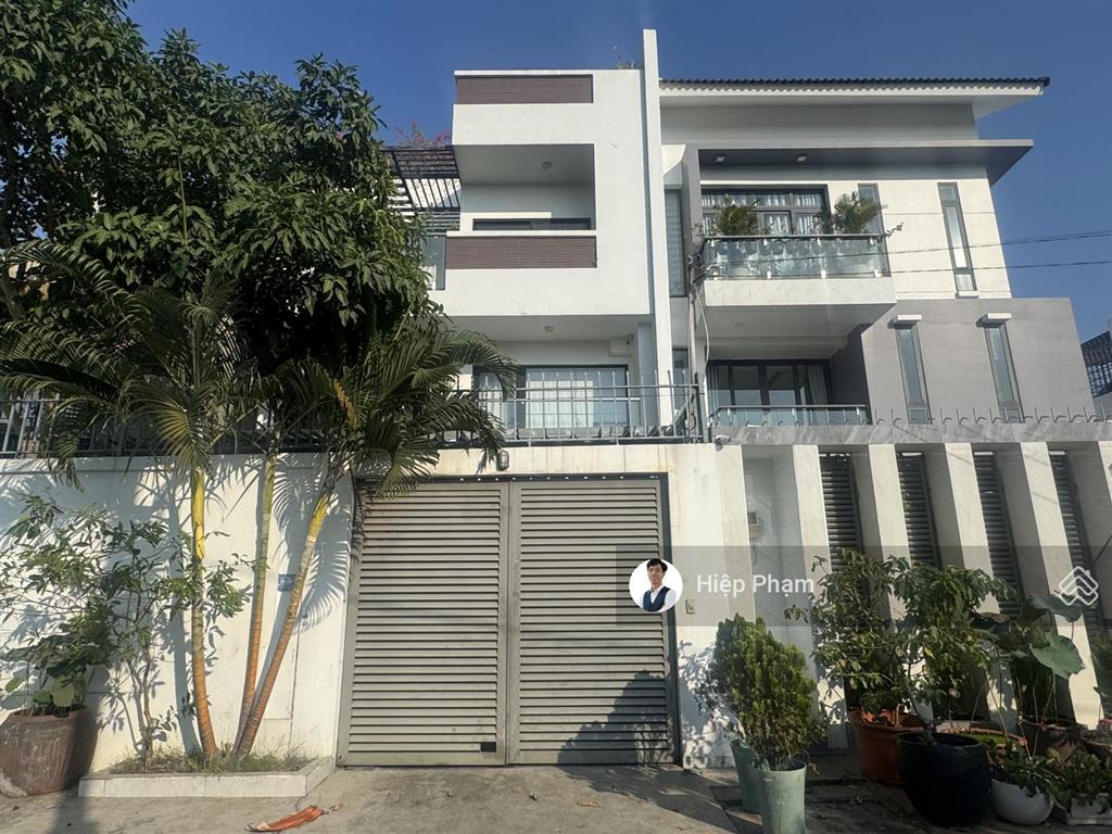 Giảm 2tỷ  biệt thự 4 tầng dt 198m2(9x22m). khu bên sông, gần gigamall phạm văn đồng. giá 21,5tỷ