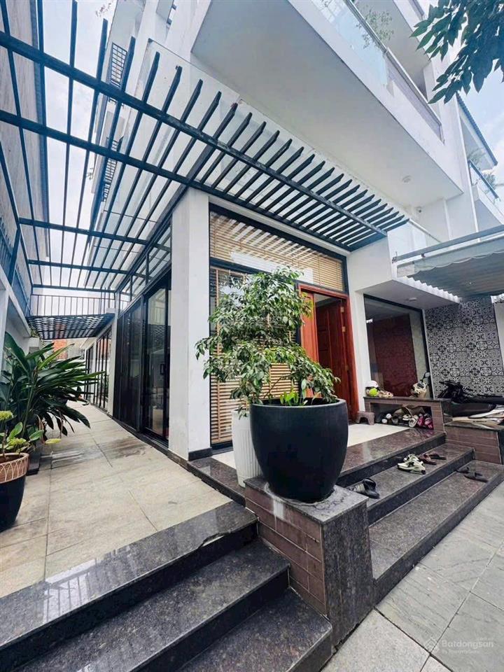 Giảm 2tỷ  biệt thự 4 tầng dt 198m2(9x22m). khu bên sông, gần gigamall phạm văn đồng. giá 21,5tỷ