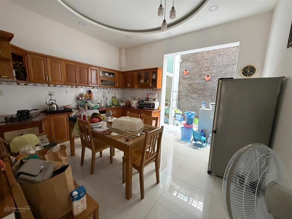 Giảm 1 tỷ cần bán nhanh. nhà đẹp rẻ thời điểm. nhà 4 tầng 90m2(5x18m). đường 10m. khu sang đồng bộ