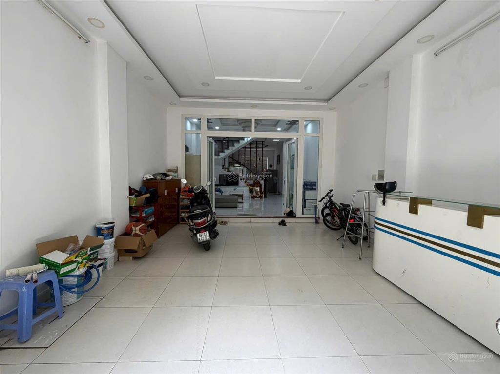 Giảm 1 tỷ cần bán nhanh. nhà đẹp rẻ thời điểm. nhà 4 tầng 90m2(5x18m). đường 10m. khu sang đồng bộ