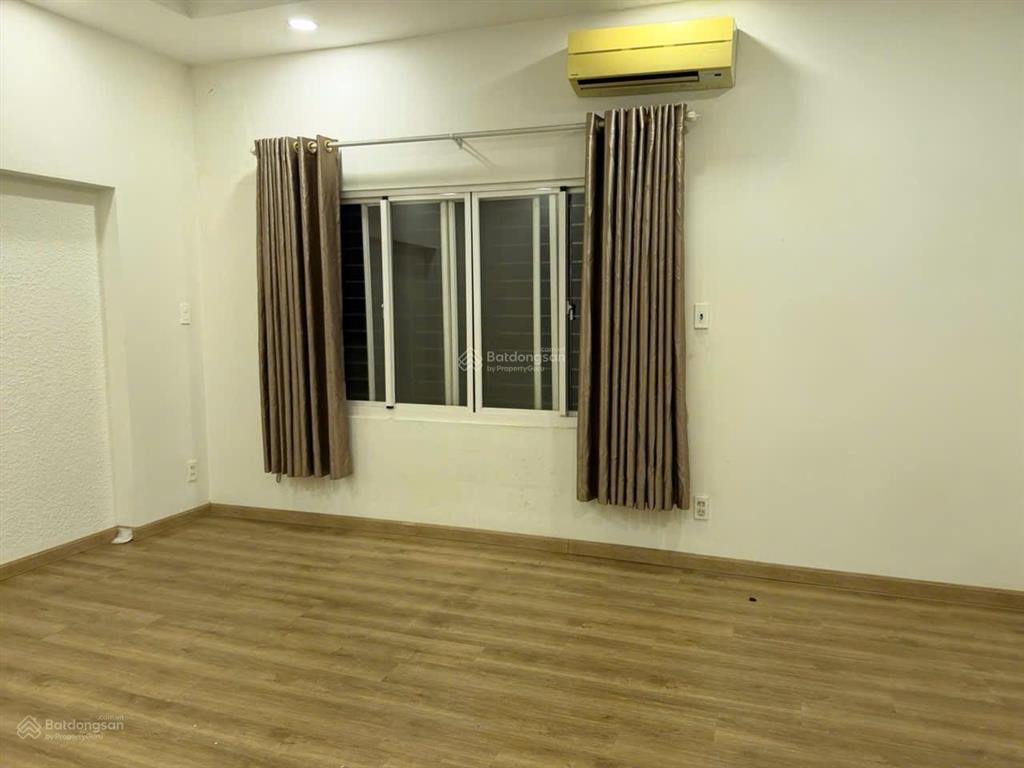 Cho thuê nhà 4 tầng mặt tiền đường 20m. khu bên sông gần gigamall. dt 124m2(7x17.5m). ở, làm vp,..