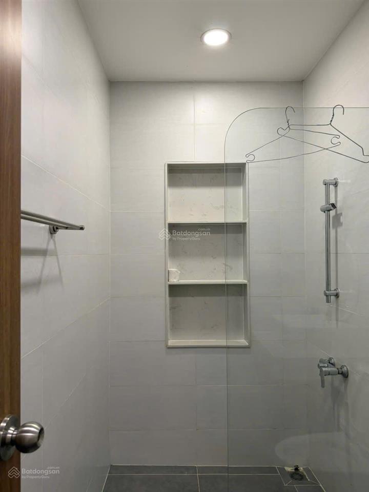 Cho thuê nhà 4 tầng mặt tiền đường 20m. khu bên sông gần gigamall. dt 124m2(7x17.5m). ở, làm vp,..
