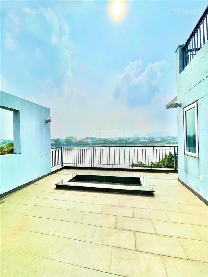 Cho thuê biệt thự 3 tầng 2 mặt tiền view sông sài gòn. dtsd ~700m2. khu ven sông gần tttm gigamall.
