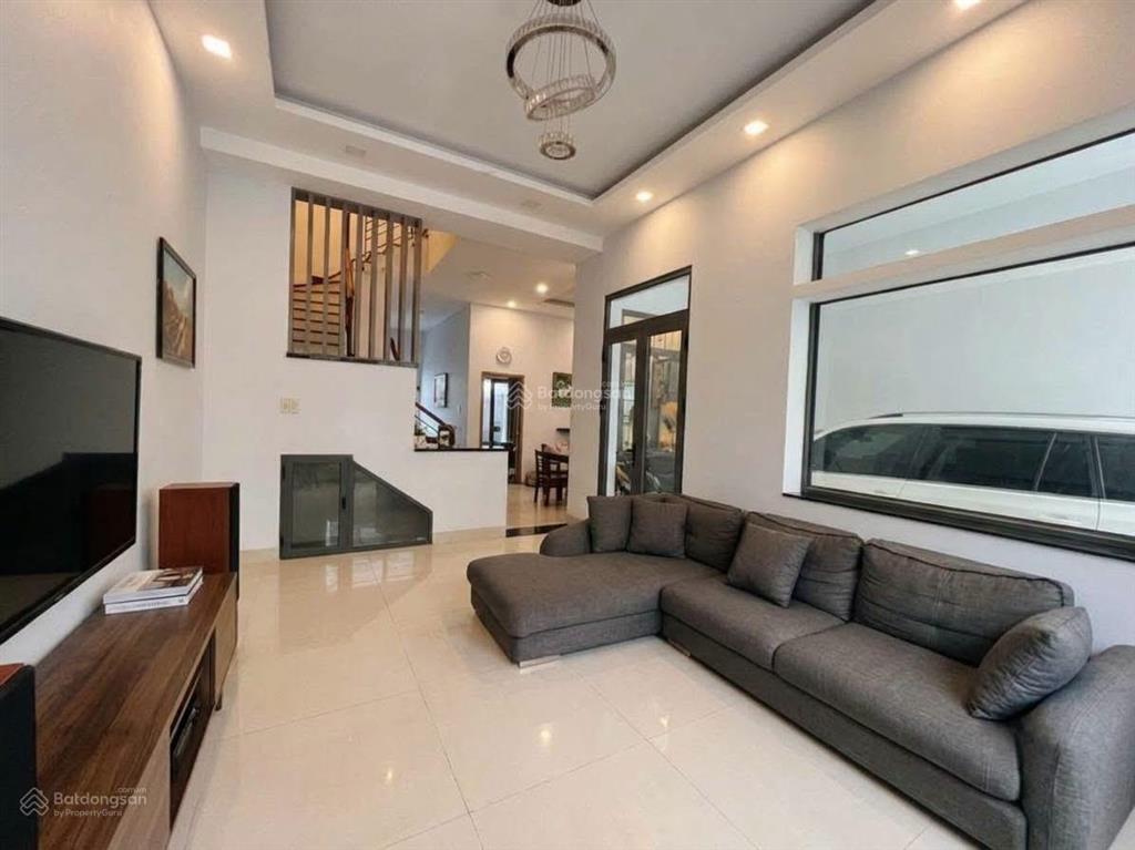 Bán biệt thự 3 tầng 7x17m. đường 10m vỉa hè. khu ven sông đồng bộ sang trọng, gần gigamall pvđ