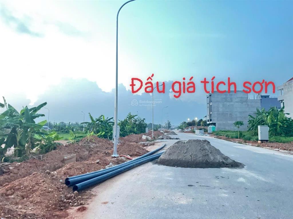 E còn 1 ô hiếm có c34 đấu giá tích sơn f0 đường 13,5m  mặt tiền 6m giá 2 tỷ 450  0984 952 ***