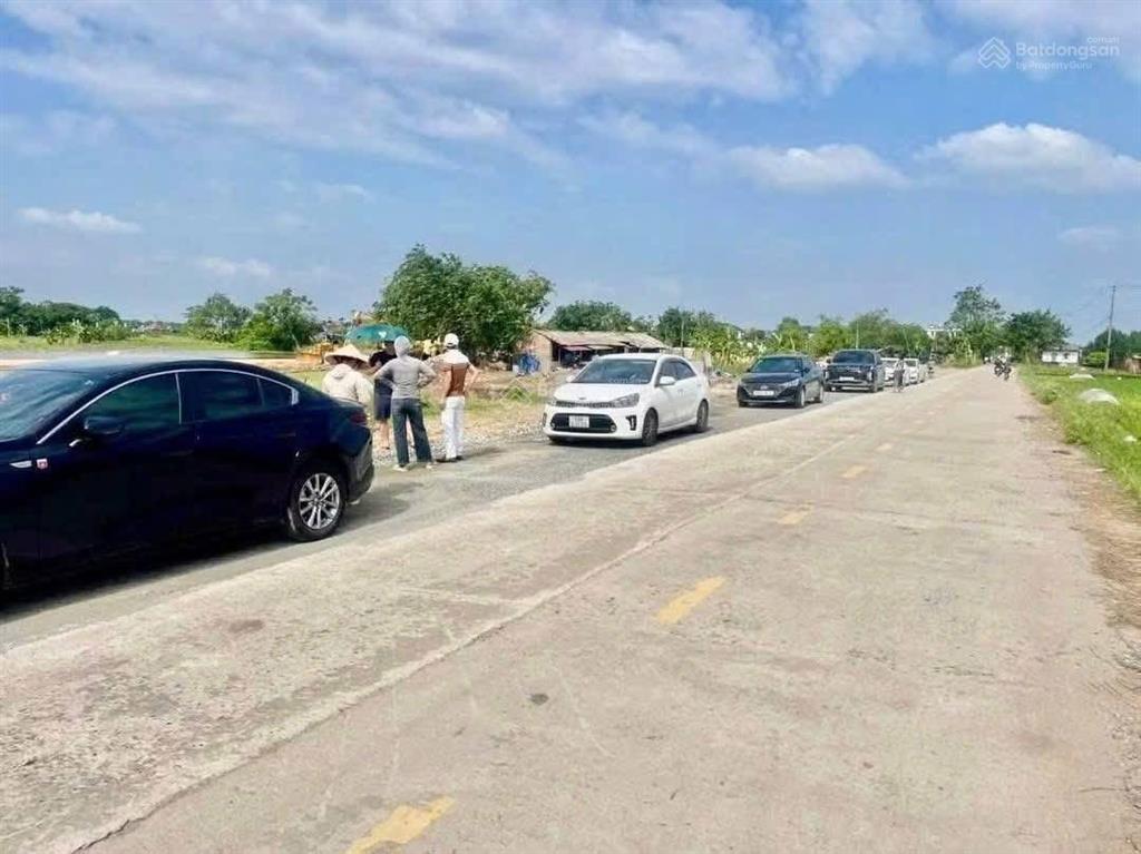 Đấu giá văn tiến nguyêt đức  yên lạc giáp hà nội băng 1 c đuòng 19,5m dt từ 106 m ô góc 2 mặt tiên