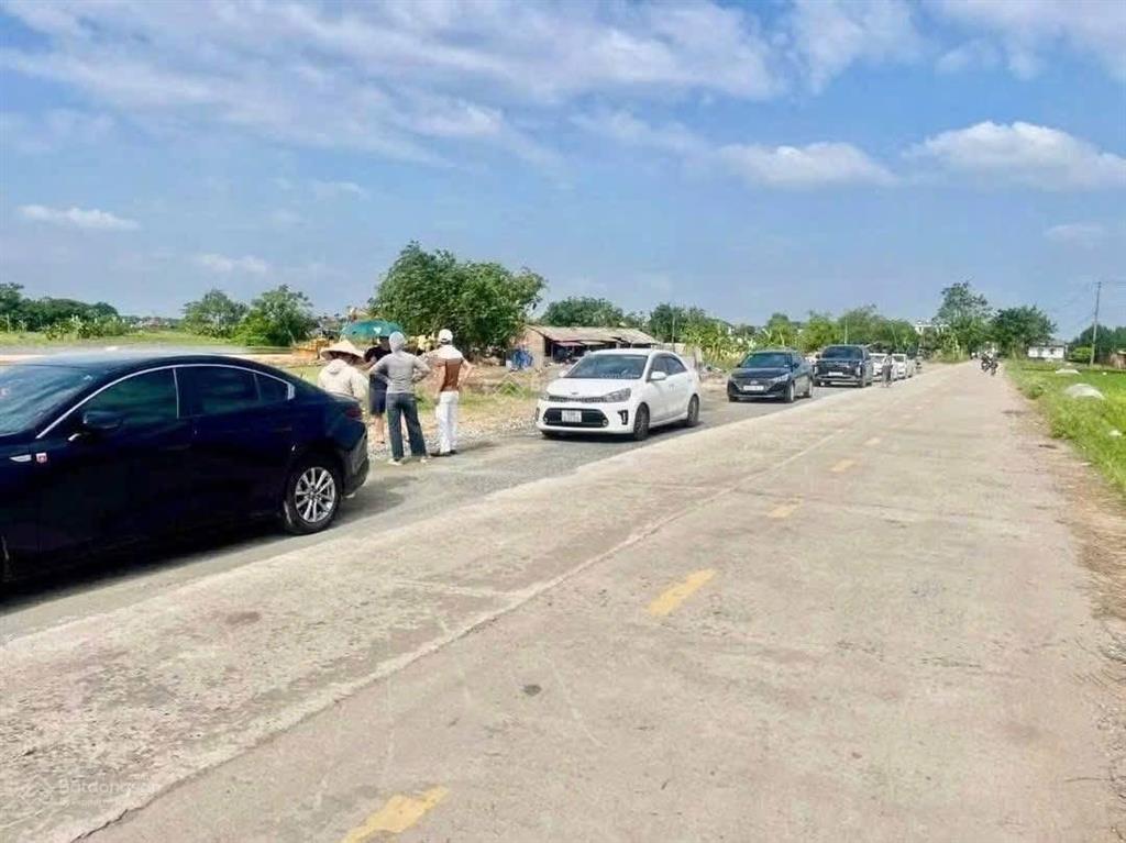 Đấu giá văn tiến nguyệt đức  yên lạc giáp hà nội băng 1 c đường 19,5m dt từ 114m  mặt tiền 6 m