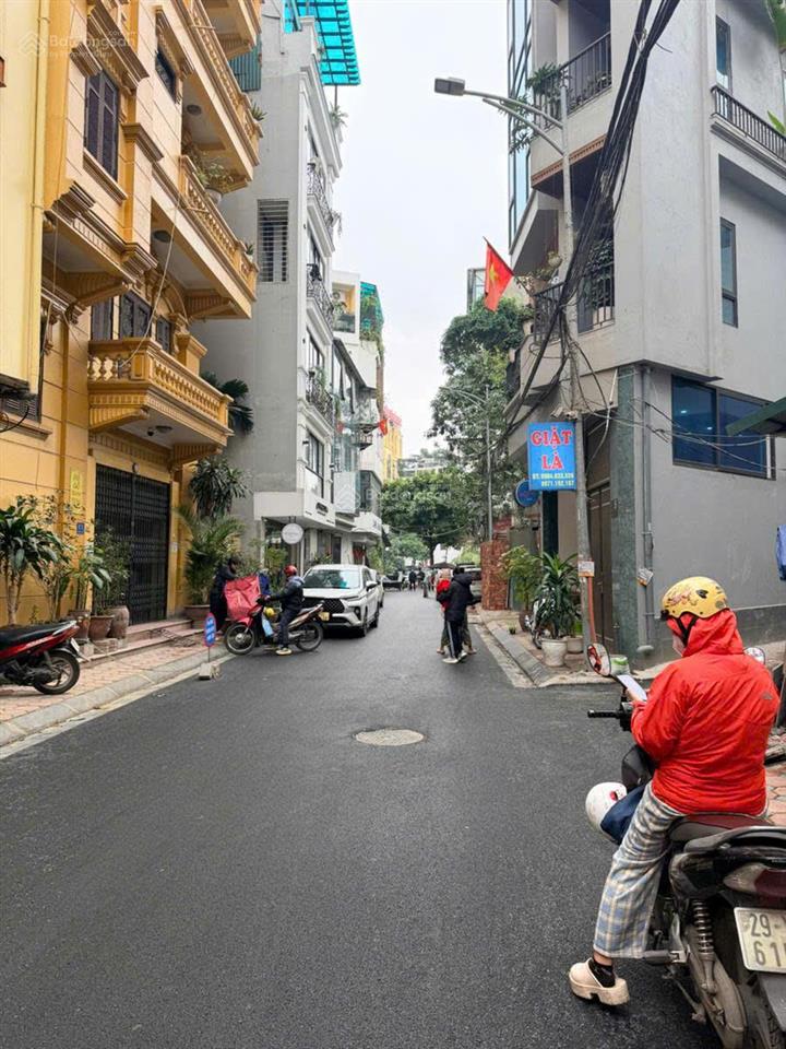 Cần bán nhà 6 tầng kinh doanh dt 85m hồ ba mẫu oto đỗ cửa sdcc
