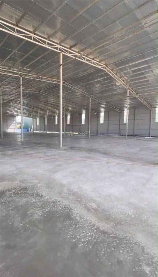 Cho thuê 800m2 kho xưởng chính chủ mặt đại lộ thăng long, container vào tận nơi