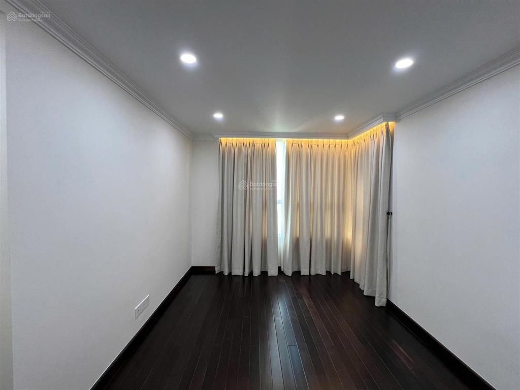 Bán căn hộ vista verde, 350m2  6pn view đẹp tại đối diện với ubnd q2