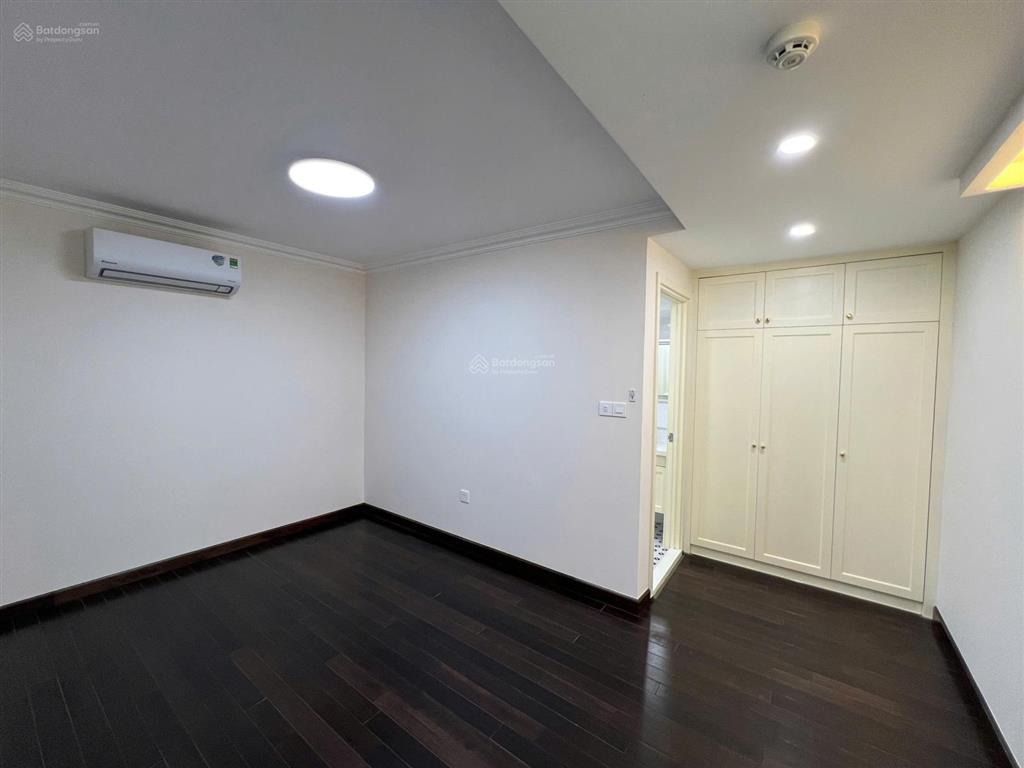 Bán căn hộ vista verde, 350m2  6pn view đẹp tại đối diện với ubnd q2