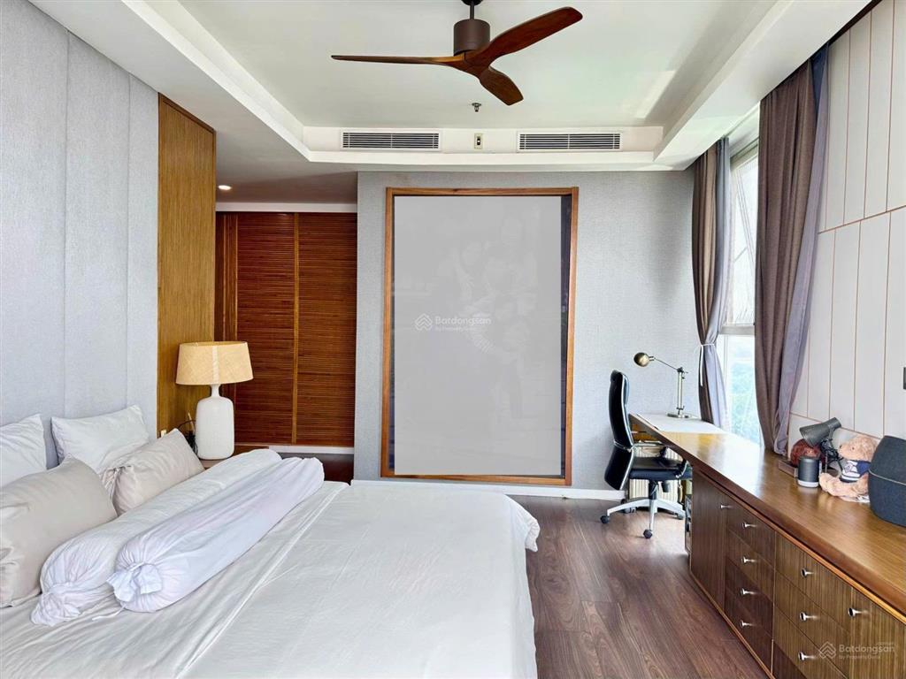 Chính chủ cần bán căn hộ sarica ôm trọn công viên sala
