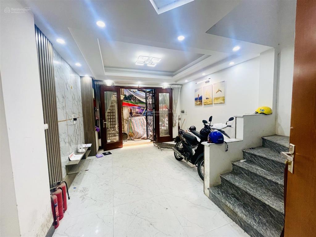 Hàng hiếm tại trần đại nghĩa, bán gấp nhỉnh 12 tỷ, 43m2, 8pn khép kín 0979 130 *** giá đầu tư