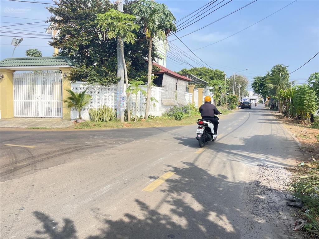 Còn một lô duy nhất ngay trung tâm hành chính huyện đất đỏ mặt tiền đường trịnh hoài đức