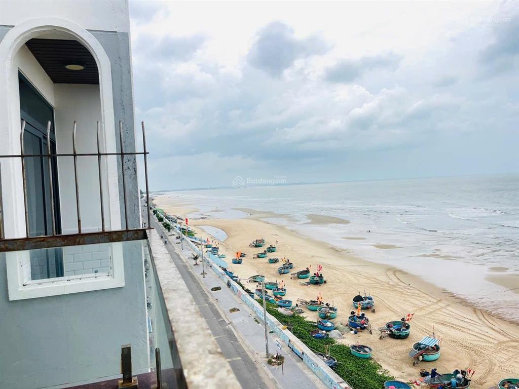 Căn biệt thự view biển 1 trệt 4 lầu, 5 phòng ngủ 4 phòng khách, gian bếp