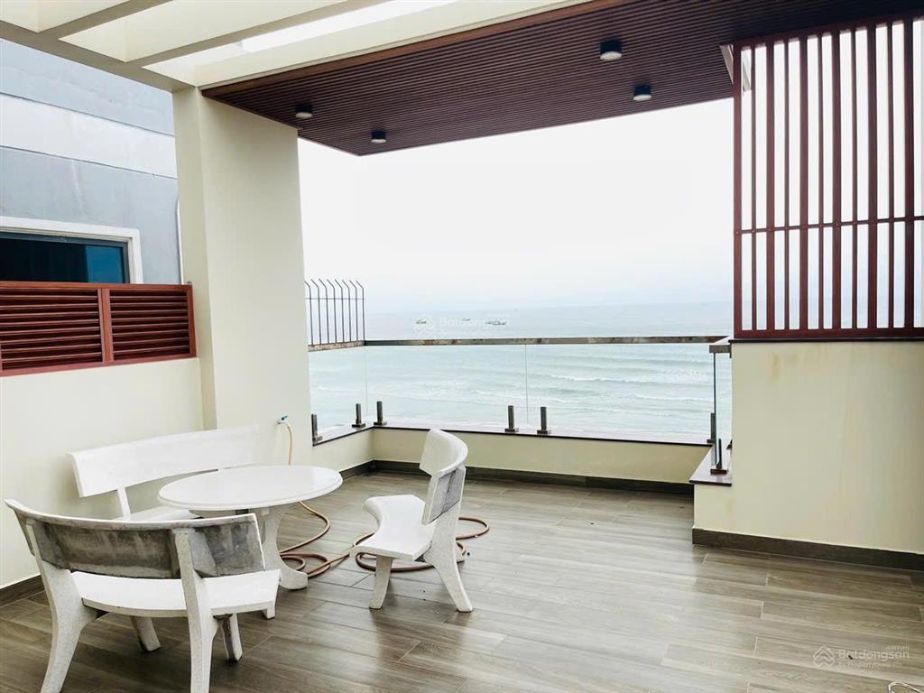 Căn biệt thự view biển 1 trệt 4 lầu, 5 phòng ngủ 4 phòng khách, gian bếp