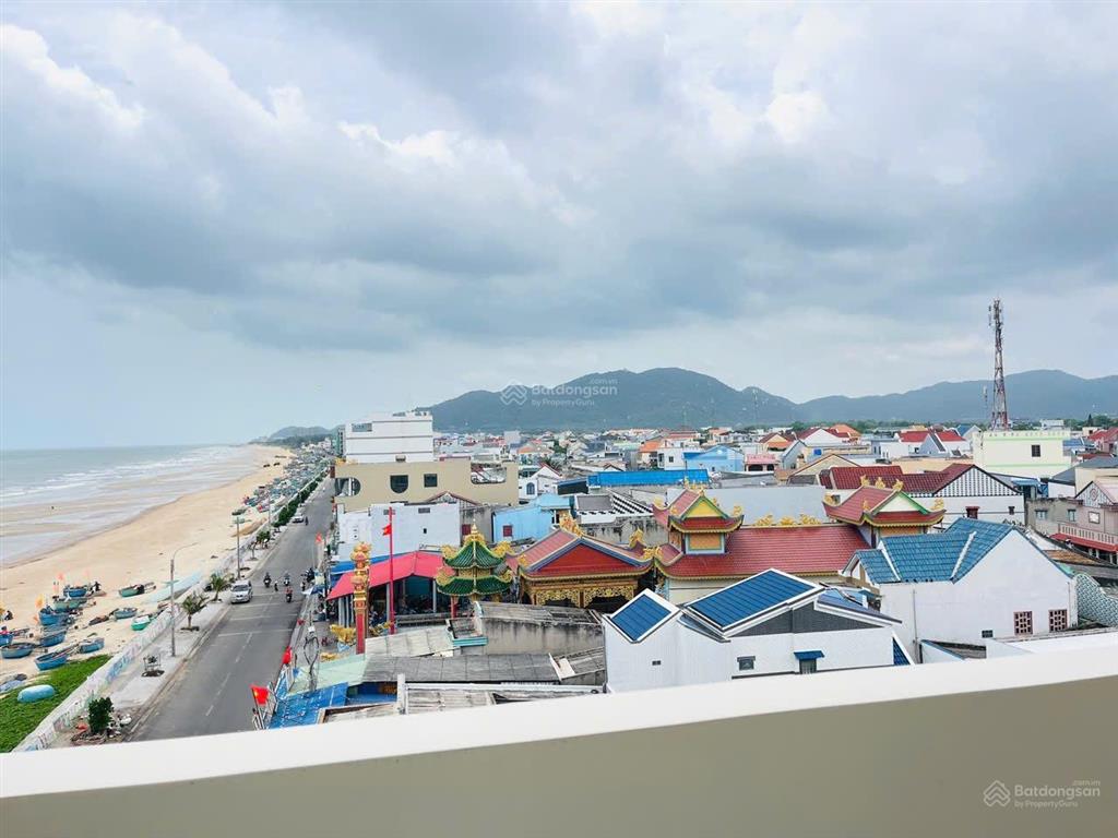 Căn biệt thự view biển 1 trệt 4 lầu, 5 phòng ngủ 4 phòng khách, gian bếp