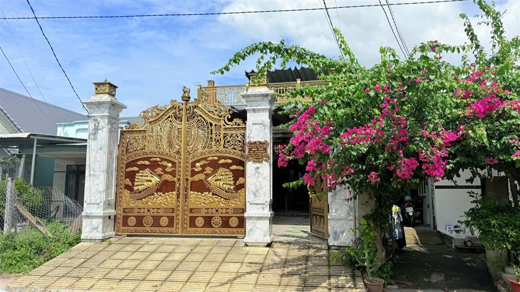 Chủ ngộp lắm rồi anh chị ạ cần bán gấp căn nhà, một lầu 1 trệt anh chị ạ