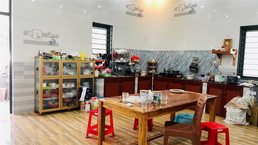 Căn nhà vườn lưng tựa núi, mặt tiền đ. phước hưng xã phước hải tp hcm dt 2250m2 sẵn 350m đất ở tm