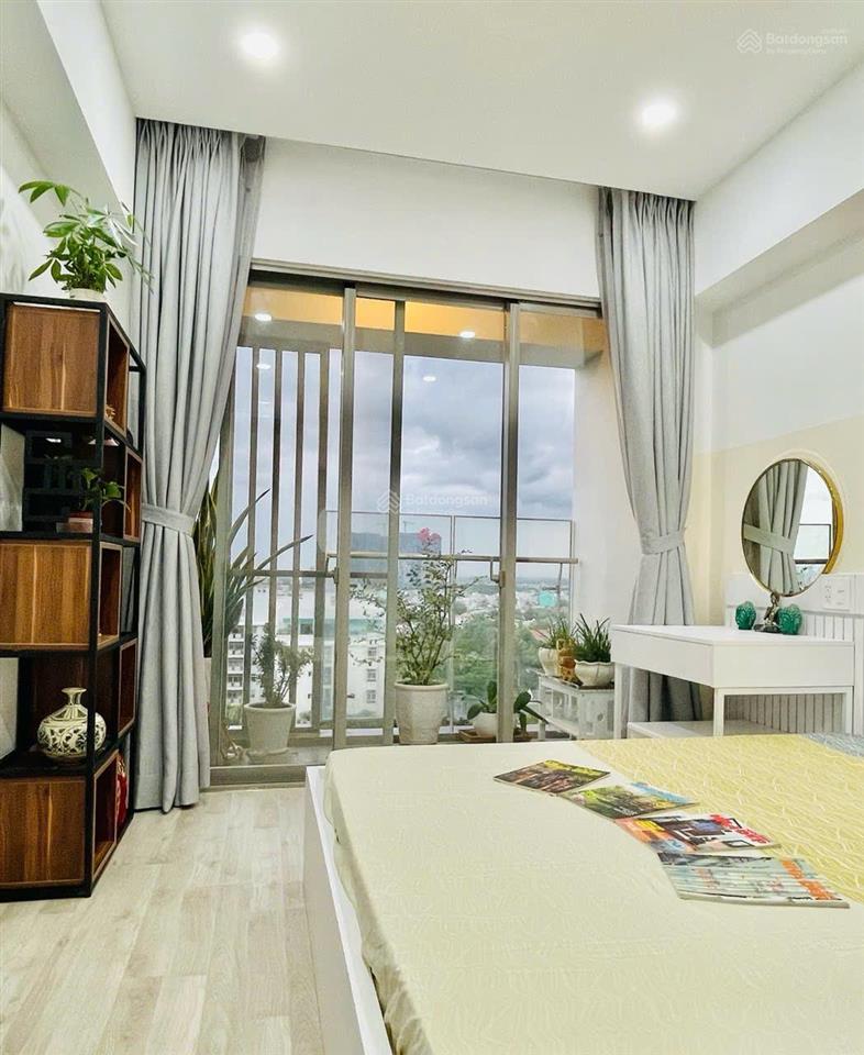Bán căn hộ chung cư tại chung cư hưng phúc 2pn, 2wc đầy đủ nội thất giá tốt 7,5 tỷ sổ hồng