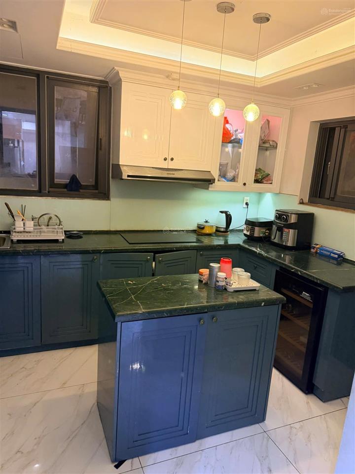 Bán căn hộ nam phúc view công viên nội thất đầy đủ, ô xe hầm định danh sổ hồng sẵn giá 12,7 tỷ.