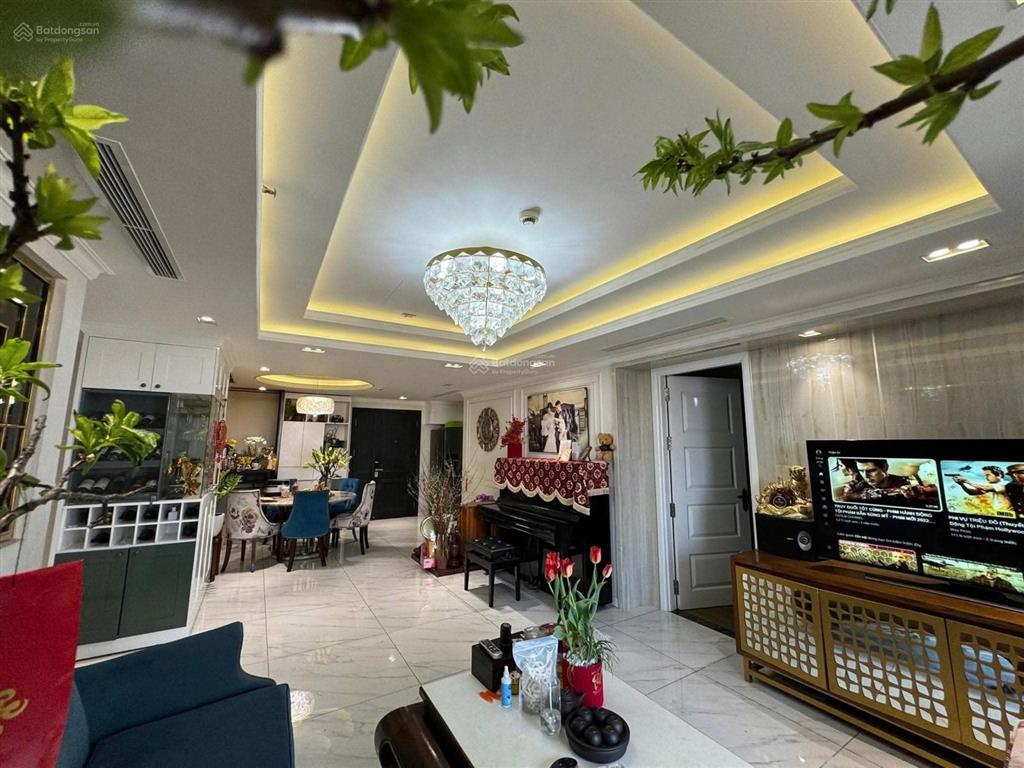 Bán căn hộ nam phúc view công viên nội thất đầy đủ, ô xe hầm định danh sổ hồng sẵn giá 12,7 tỷ.