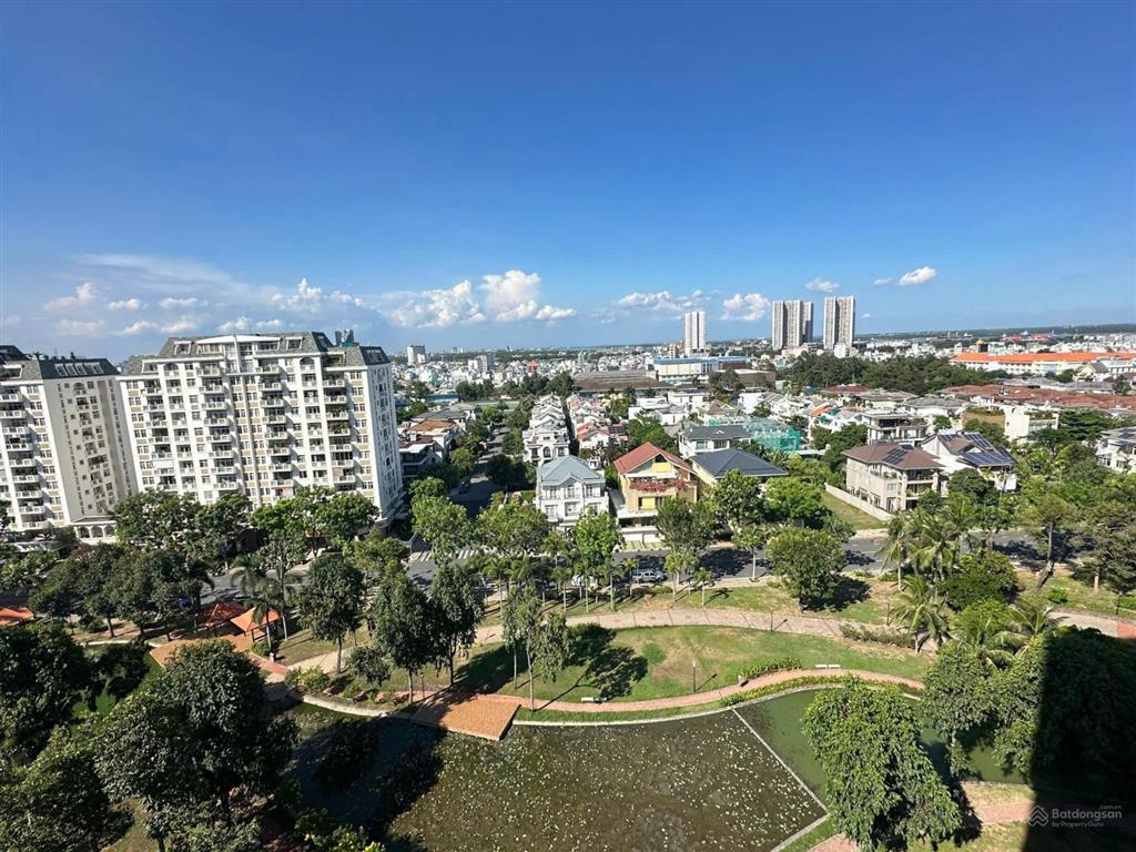 Bán căn hộ nam phúc view công viên nội thất đầy đủ, ô xe hầm định danh sổ hồng sẵn giá 12,7 tỷ.