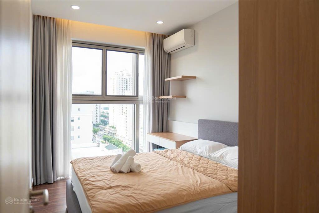 Bán căn hộ giá tốt midtown, 89m2 có 2pn, 2wc, view hướng đông nam, có ô xe hơi sổ hồng giá 9,2 tỷ.