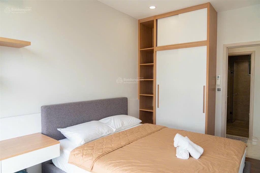 Bán căn hộ giá tốt midtown, 89m2 có 2pn, 2wc, view hướng đông nam, có ô xe hơi sổ hồng giá 9,2 tỷ.