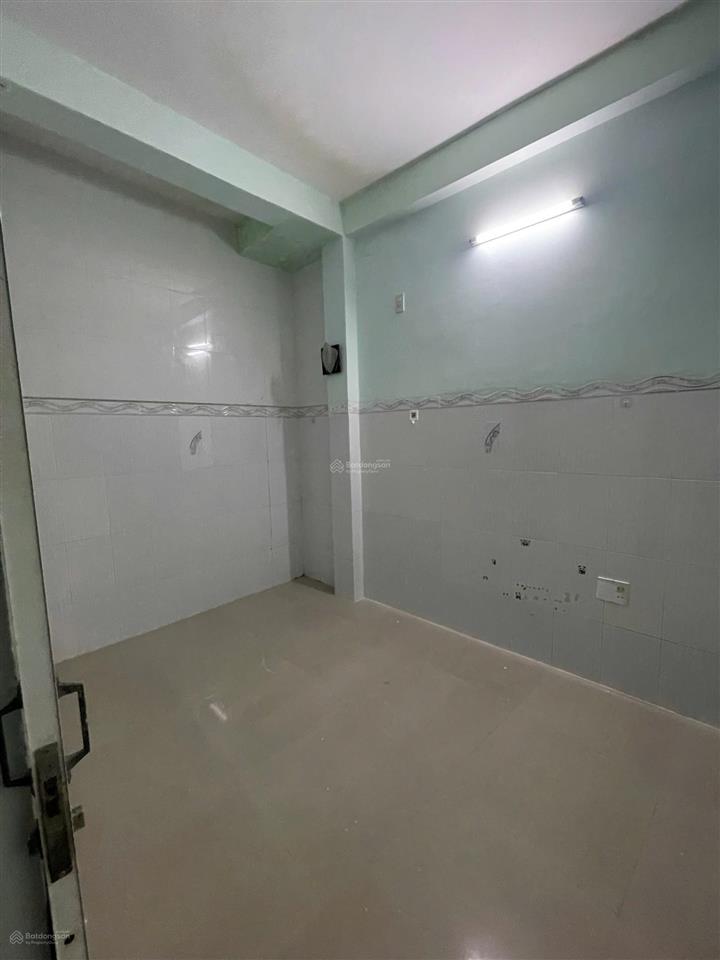 Bán nhà hẻm 2/4 vạn thắng cạnh ngân hàng bidv) nằm ngay trung tâm nha trang. giá 3 tỷ 200