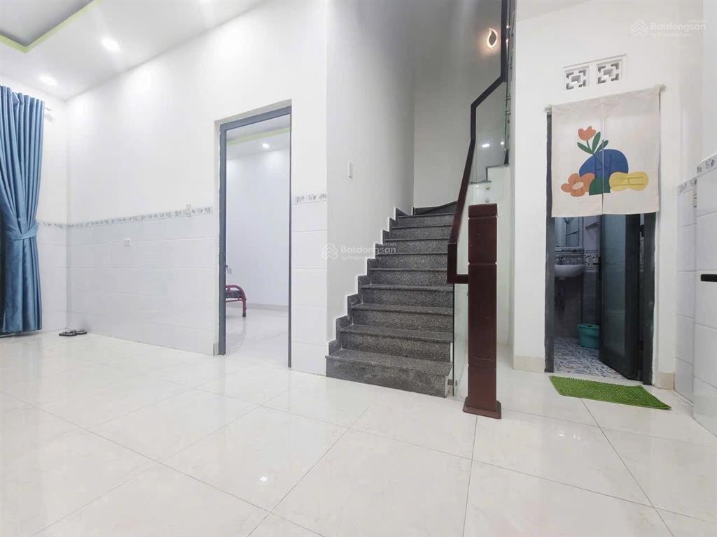 Bán nhà 3 tầng hẻm lạc long quân, phường phước tân 54m2 giá 4 tỷ 700