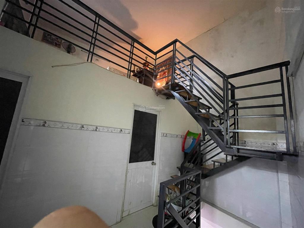 Bán nhà 2 tầng cách đường đồng nai phước hải tầm 30m , nha trang. giá 2 tỷ 200