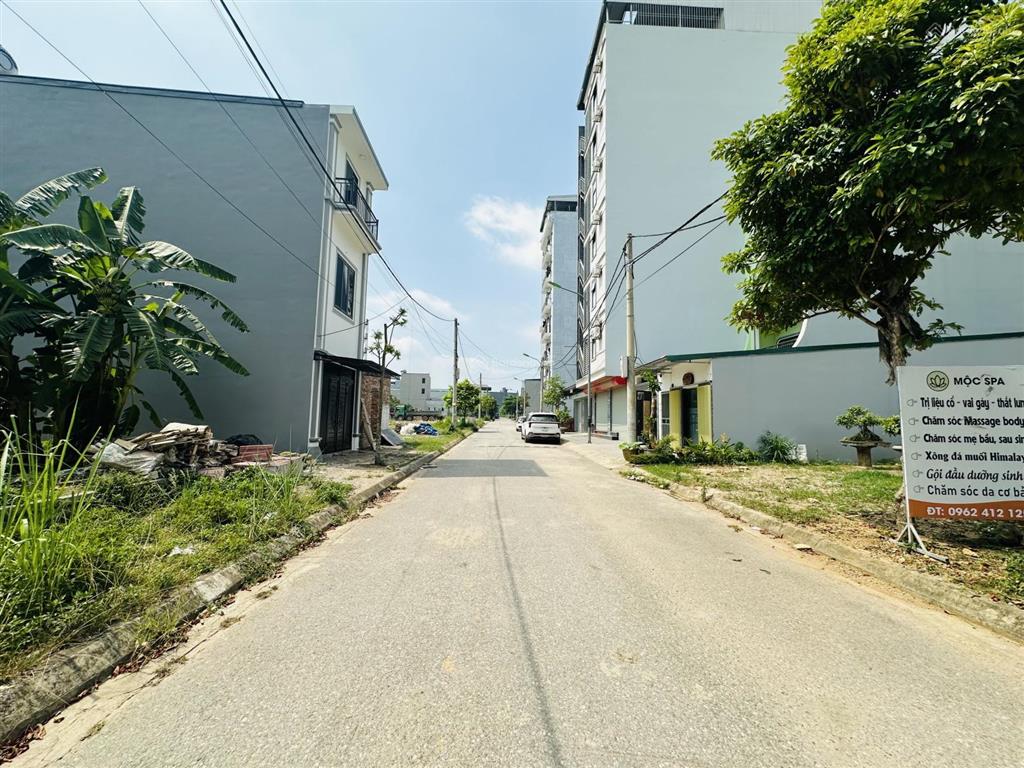 Giảm giá bán nhanh 200m2 đất tái định cư bắc phú cát đẹp nhất tại hoà lạc