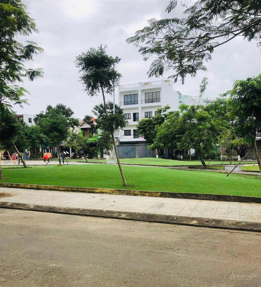 Bán nhanh nhà đa mặn 2, đối diện công viên thoáng mát, hướng đông nam,  0905 783 ***