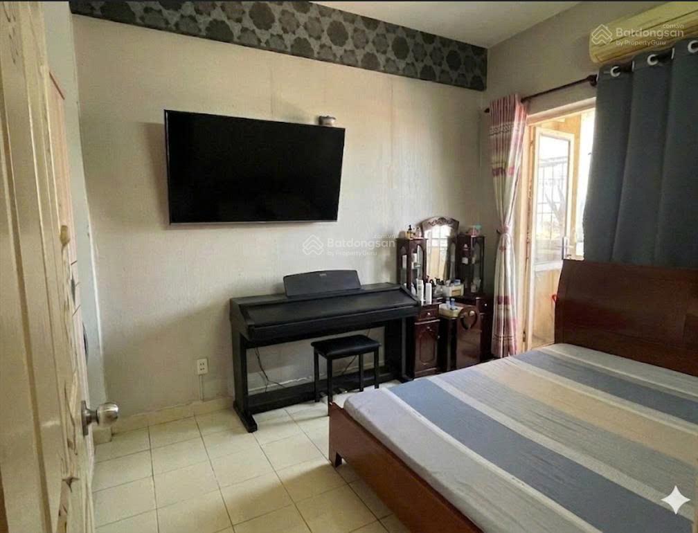 Chung cư gia phú (2pn, thang máy)  chuyển chỗ ở cần bán gấp