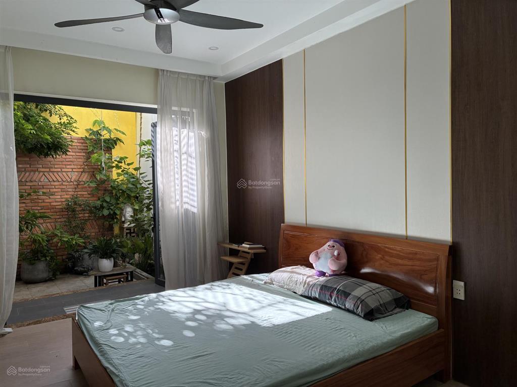 Nhà phố nhiều mảng xanh, phù hợp mở cafe, yoga