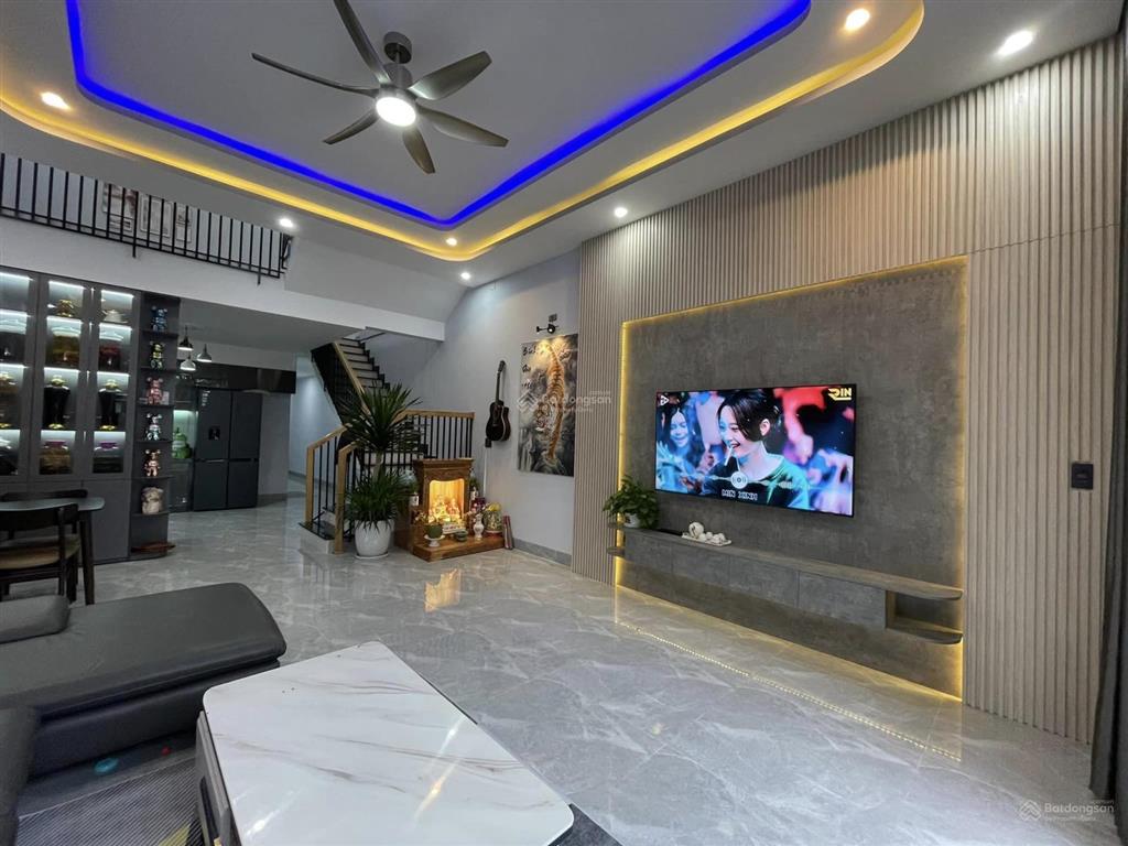 Duy nhất một căn tầm giá hơn 5 tỷ 30m 4 tầng tại long biên bán