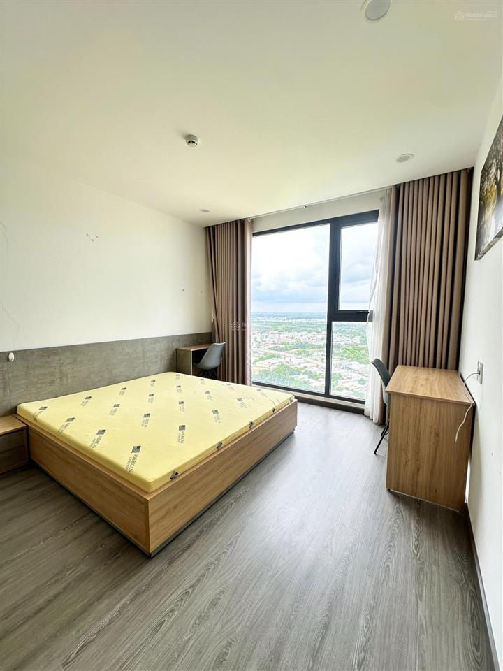 Cần bán căn hộ đối diện tttm vivo city, lavida plus 96m23pn, full nội thất, giá 6tỷ650 (102%)