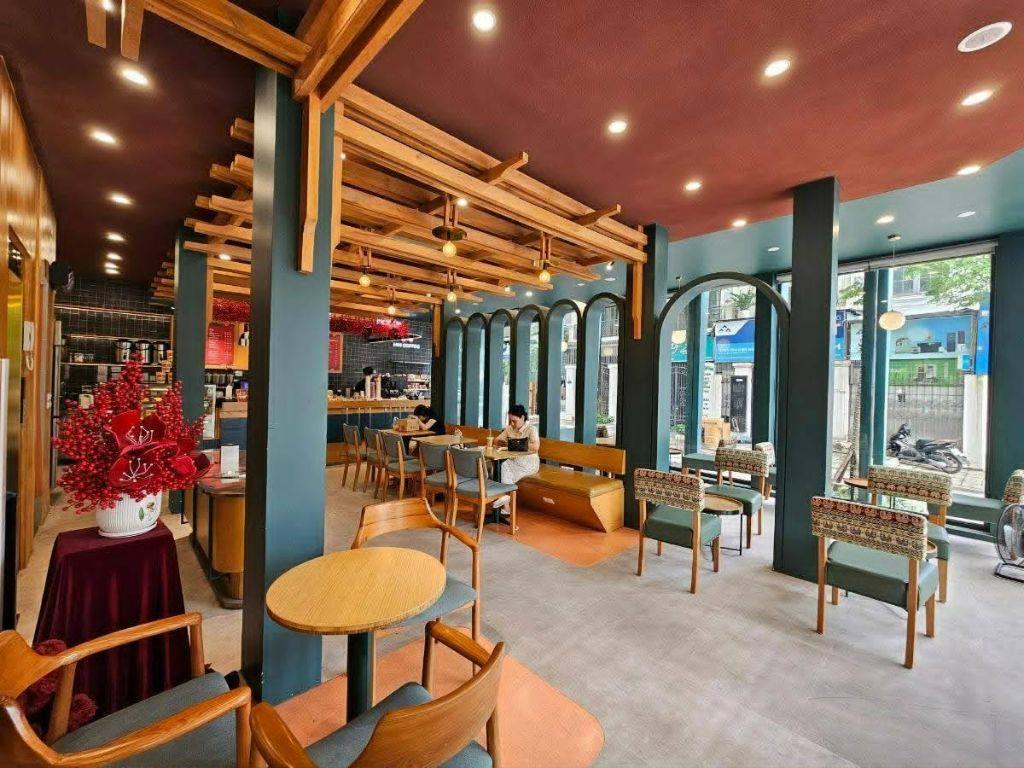 BÁN GẤP NHÀ MẶT PHỐ NGỌC HÀ PHỐ VIP BA ĐÌNH KD VỈA HÈ Ô TÔ TRÁNH 40M X 5 TẦNG 26 TỶ .