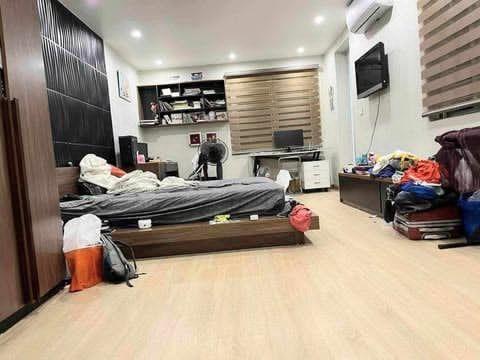 BÁN GẤP NHÀ ĐỘI CẤN TT BA ĐÌNH DÂN XÂY 50M M X 4 TẦNG  NHỈNH 14 TỶ .