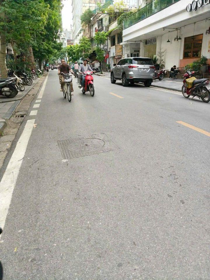 BÁN GẤP HOMESTAY TÔNG ĐẢN TT HOÀN KIẾM FULL NỘI THẤT DÒNG TIỀN 15 TRIỆU / THÁNG 80M NHỈNH 7 TỶ.