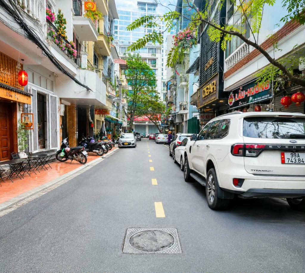 GIẢM SỐC NHÀ YÊN NINH PHỐ VIP BA ĐÌNH GIÁP RANH HOÀN KIẾM KD, VỈA HÈ, Ô TÔ TRÁNH 62M X 2 TẦNG NHỈNH 13 TỶ .