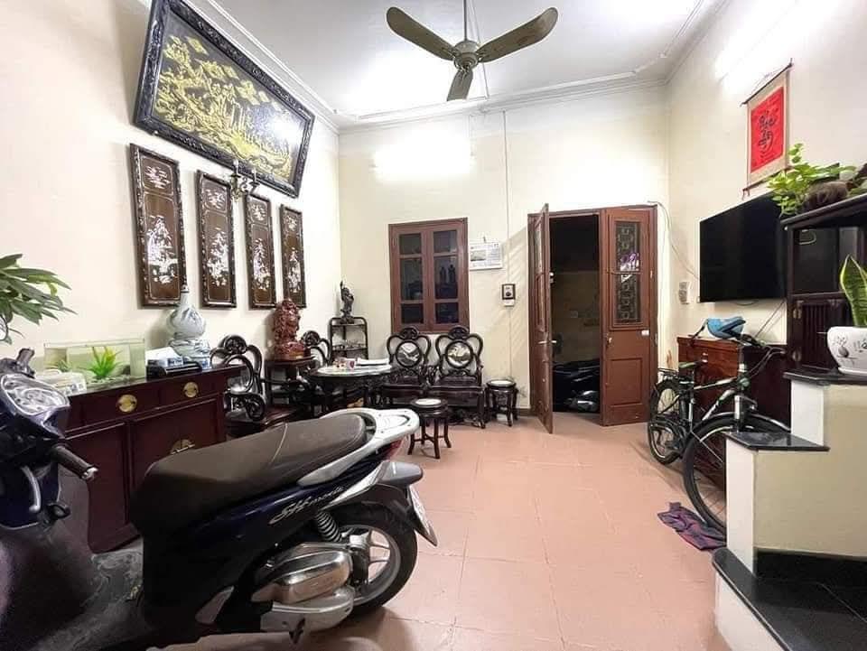 GIẢM SỐC  NHÀ  ĐỘI CẤN  TT BA ĐÌNH  KD Ô TÔ TRÁNH VỈA HÈ 3M 32M X 3 TẦNG NHỈNH 9 TỶ