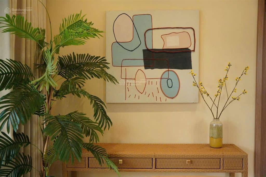 Bán căn nhà phố 208,3m2, xây dựng 1 trệt + 2 lầu, full nội thất cao cấp, view biển cam ranh.