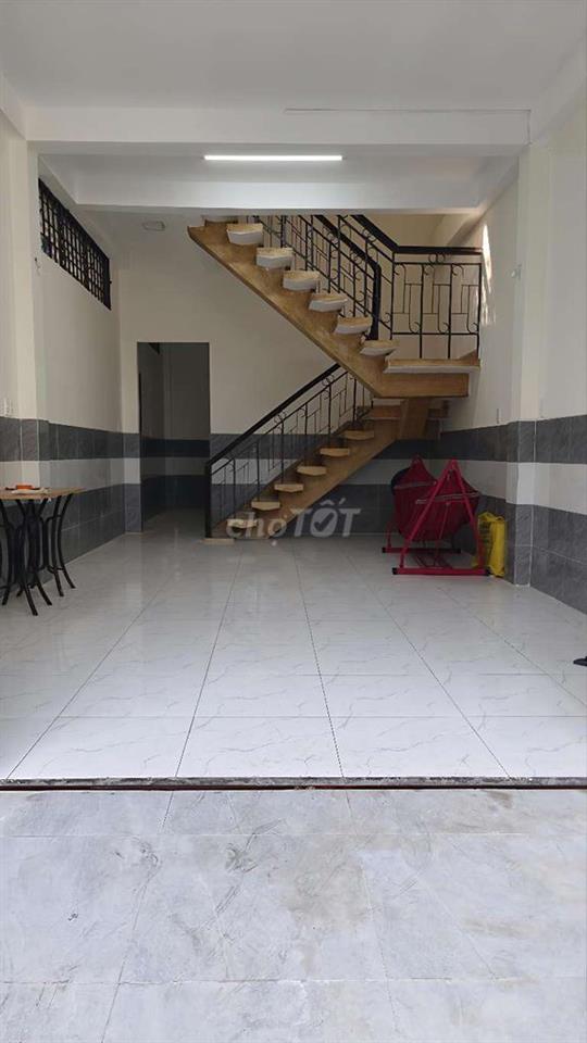 CẦN TIỀN BÁN GẤP NHÀ MẶT TIỀN LỚN Q8 - GIÁP Q5( CẦU CHÀ VÀ)