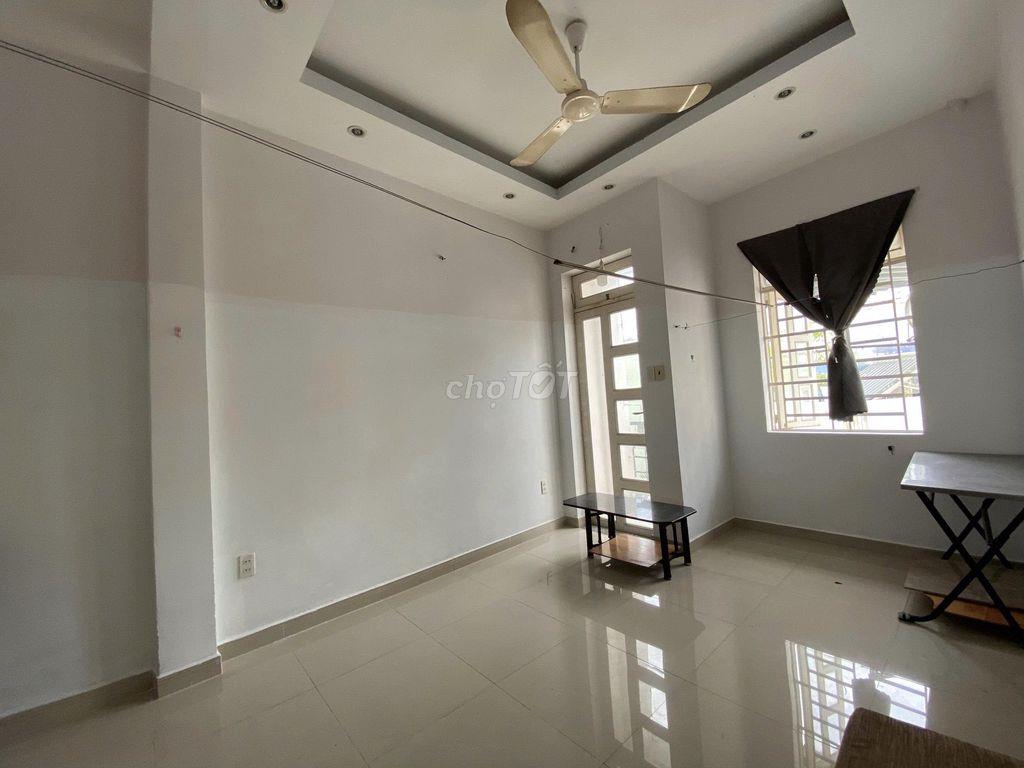 Cho SV NỮ thuê phòng-HÒA HẢO P.4 Q.10-gần trường ĐH Kinh Tế