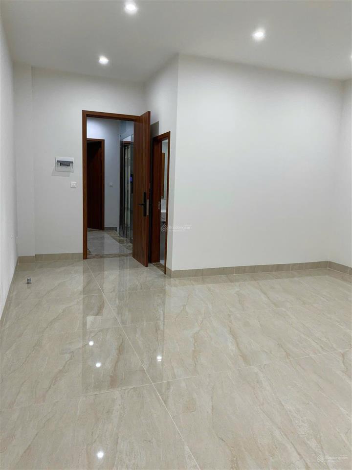 Chính chủ cho thuê nhà dt 107,5m trục đường l12, nhà hoàn thiện, thang máy mới toanh
