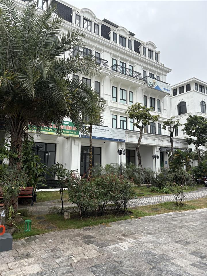 Chính chủ cho thuê nhà dt 107,5m trục đường l12, nhà hoàn thiện, thang máy mới toanh